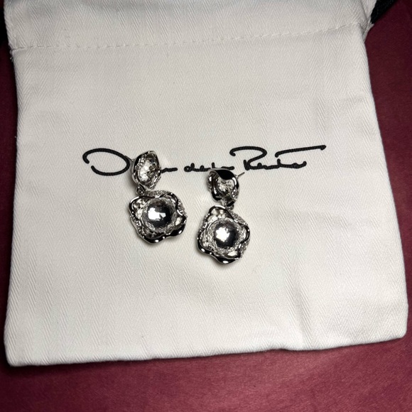 Oscar de la Renta crystal-embellished earrings - Picture 4 of 5